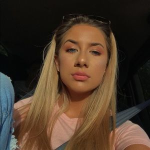 Meet your Posher, Riley